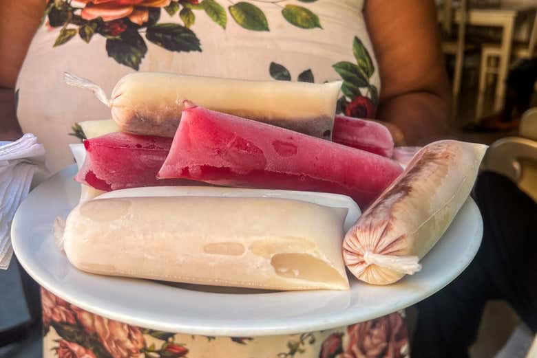 Os típico "hielitos" de frutas congeladas de Cartagena