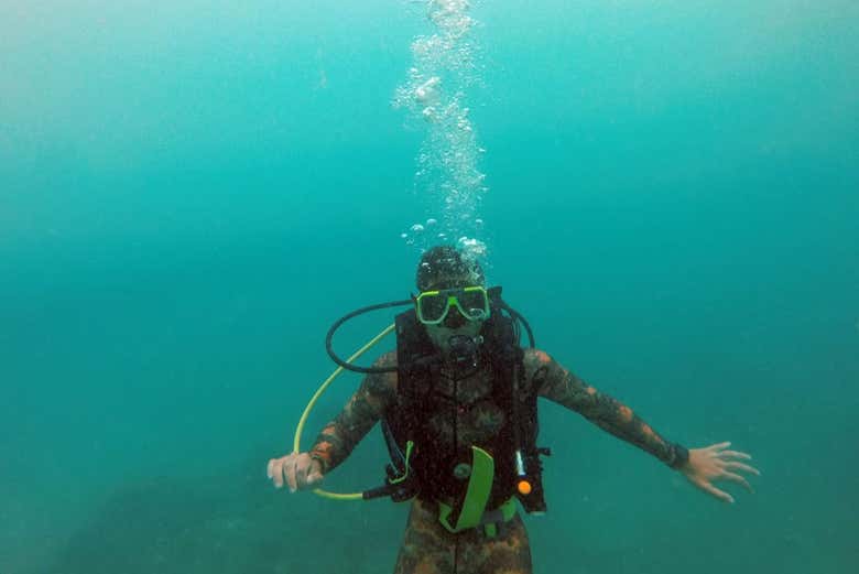 Learning how to scuba dive in Cartagena
