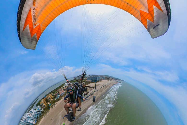 Sentiros libres volando en paratrike sobre el Caribe