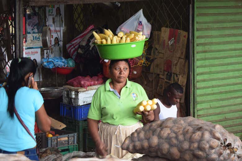 Comprando frutta fresca locale