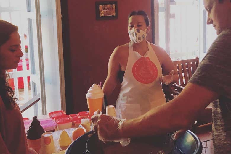 Learning how to prepare delicious ice creams