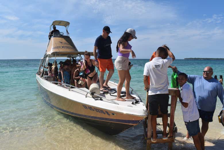 Arrive to the most beautiful sandy beaches