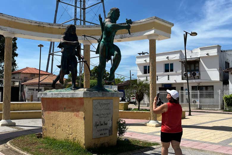 Estatua de los Indios Yurbacos 