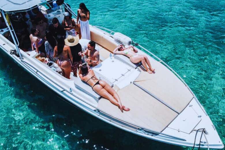 Navegando pelas águas do Caribe colombiano