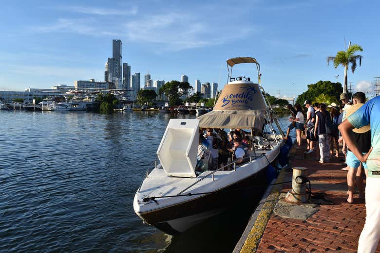 Embarcação durante a atividade
