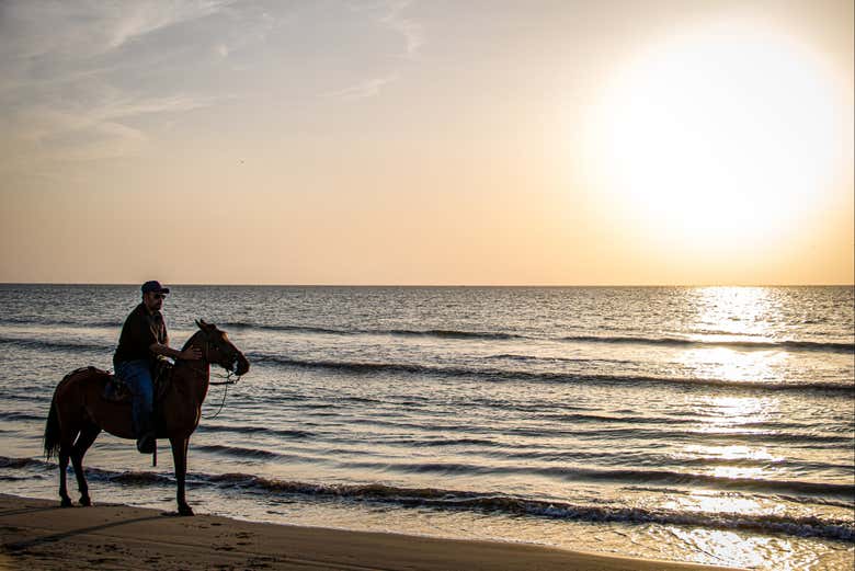 Contemplando el Caribe durante el paseo