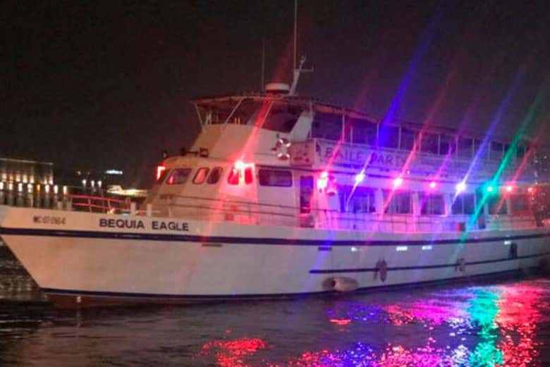 O barco no qual desfrutaremos da festa noturna por Cartagena