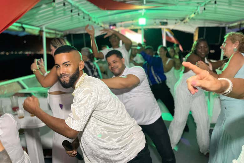 Bailando en el barco