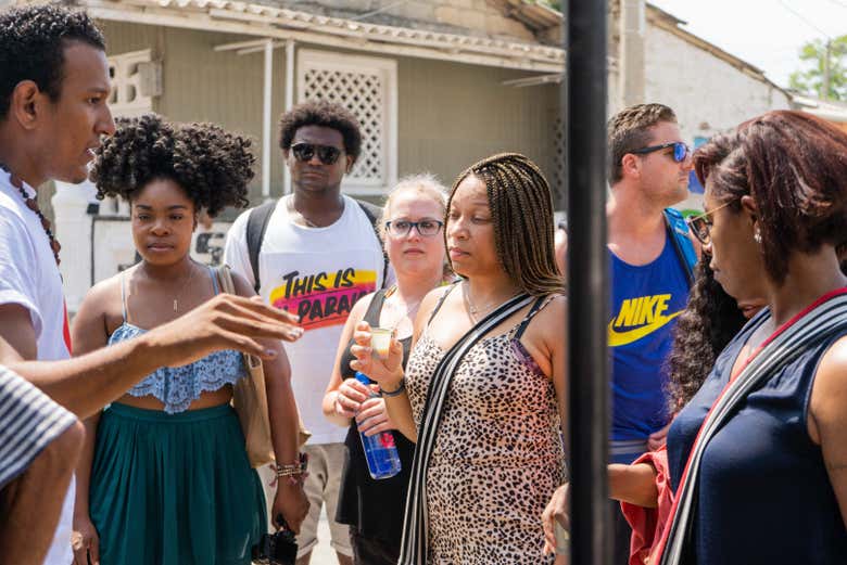 Ascoltando le spiegazioni della guida