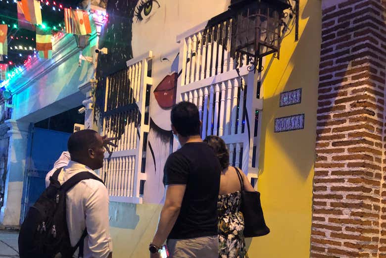 Listening to the guide's explanations