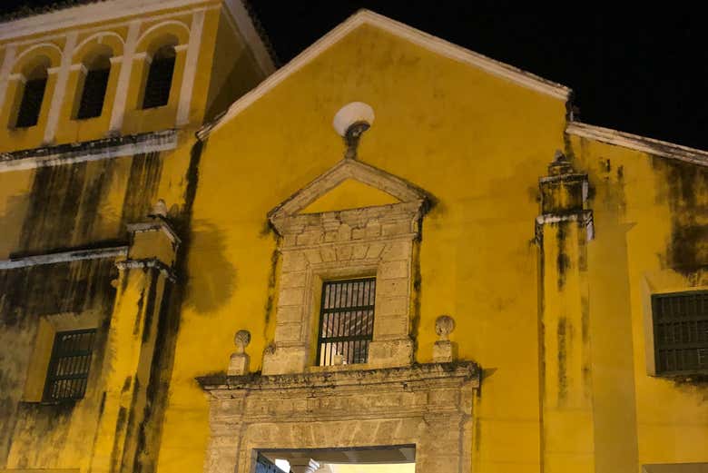 Admiring the church of Getsemaní