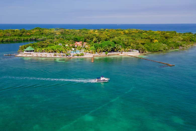 Navegaremos entre as mais belas ilhas de Cartagena.