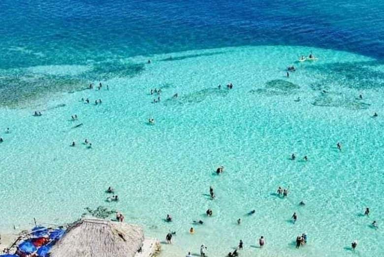 Precioso mar turquesa