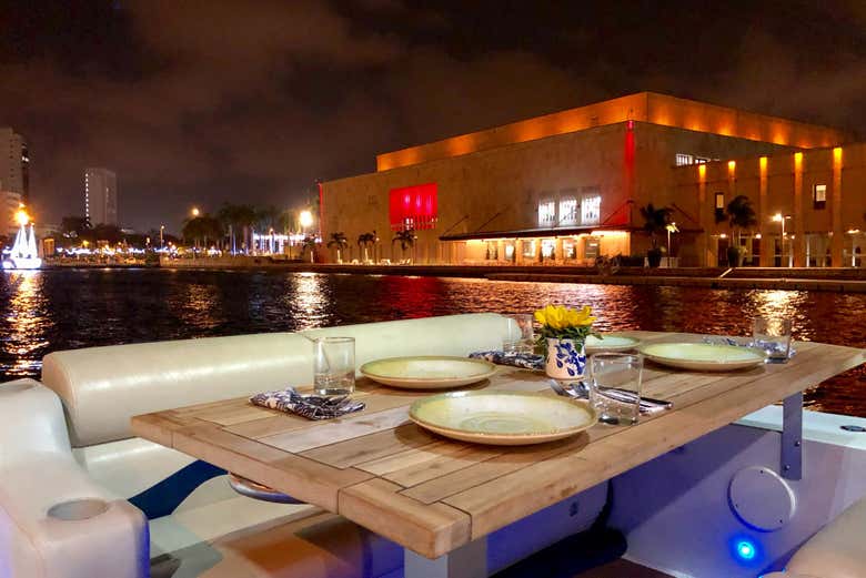 Enjoy a wonderful seaside dinner
