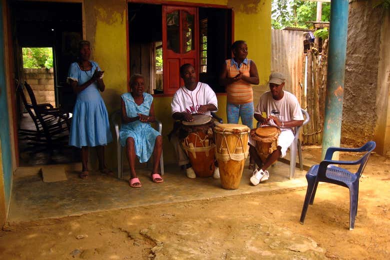 Disfrutando la música local
