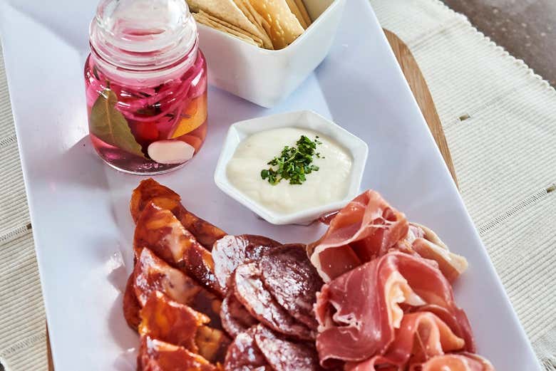Spuntino con insaccati