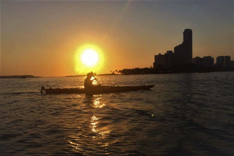 Paddling at sunset along the coast of Cartagena de Indias