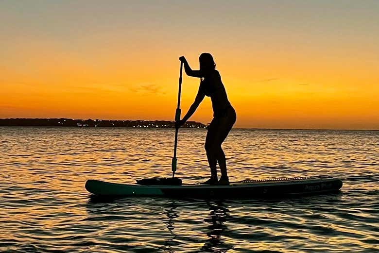 Remando al atardecer