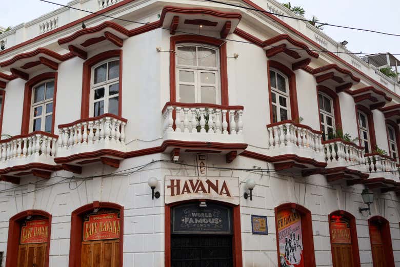 Um tradicional café e restaurante em Cartagena de Indias