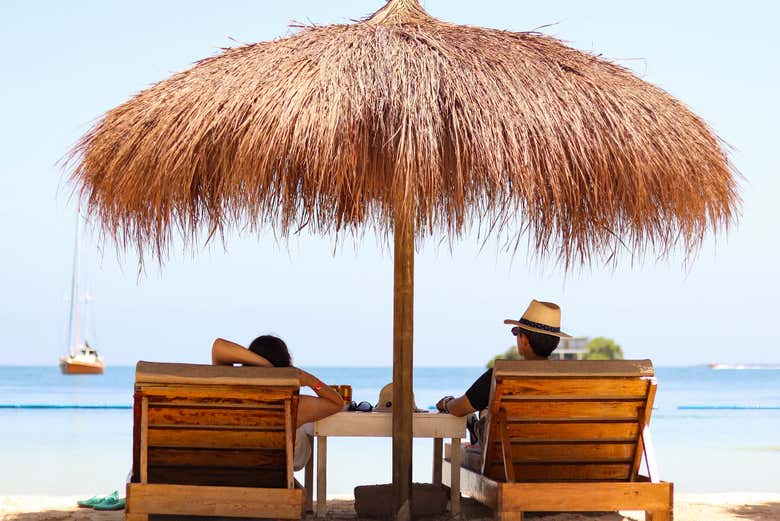 Tumbonas de Islabela a pie de playa