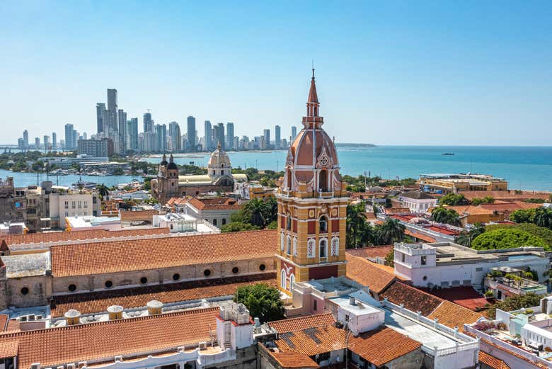 El encanto colonial de Cartagena desde el aire