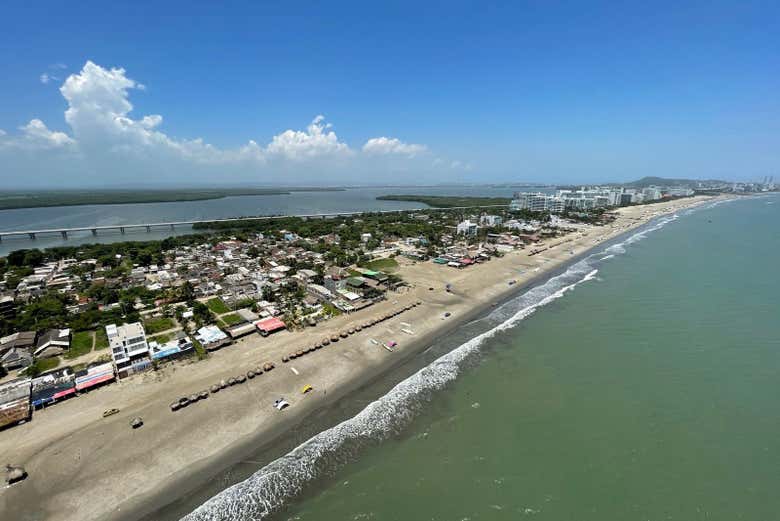 Contemplad las playas de Cartagena desde el cielo