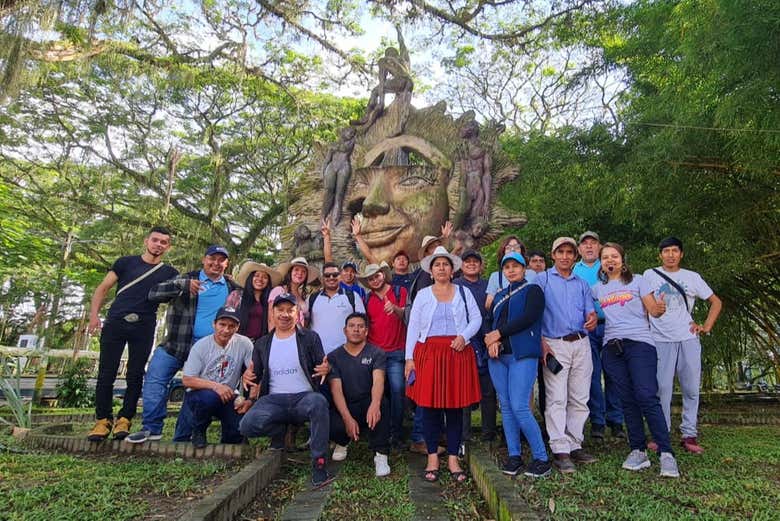 Desfrutando da visita guiada por Cartago