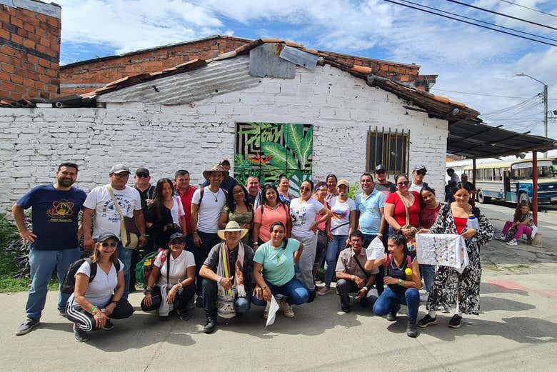 Em frente ao mural El Dechado