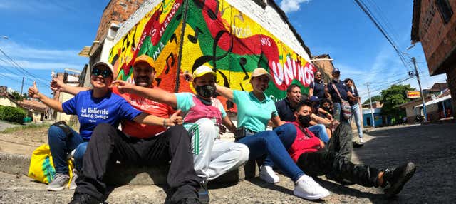 Tour do grafite bordado por Cartago