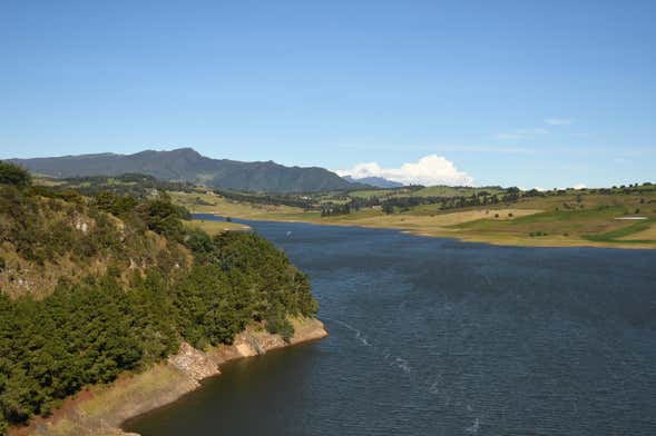 Tour de bicicleta pela represa do Sisga