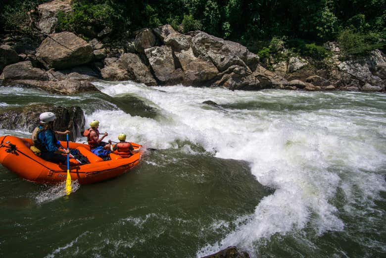 Rafting en el río Calderas