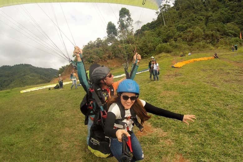 Atterraggio con il parapendio