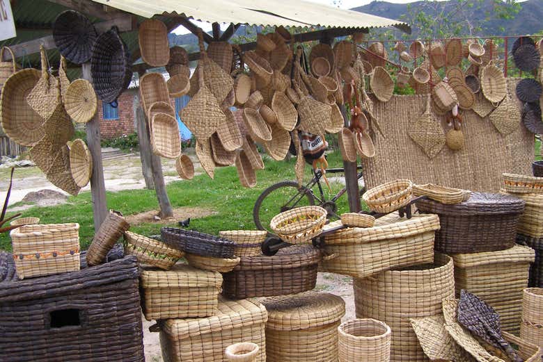 Atelier de fabrication de paniers en roseau 