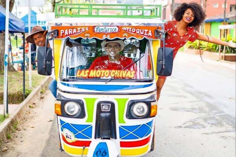 Disfrutando el tour en el tuk tuk