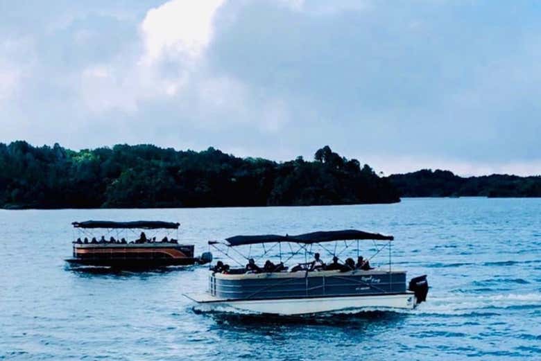 Sail on the Guatapé reservoir