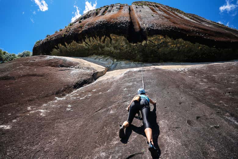 Scalata lungo la Piedra del Peñol