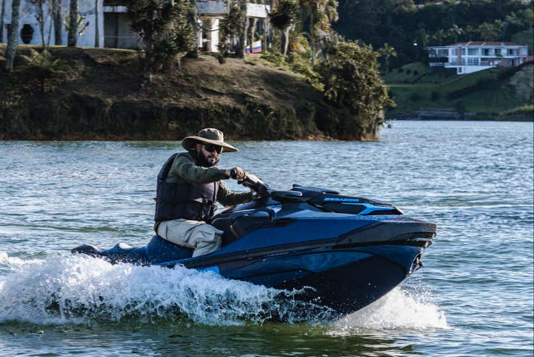 Rgagiungendo La Manuela in moto d'acqua