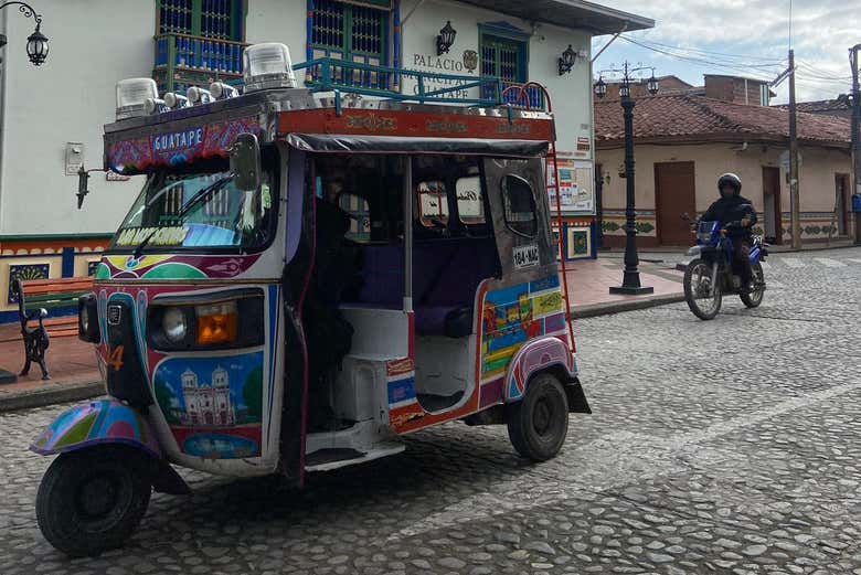 Popularmente conocidos como motochivas