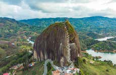 Paseo privado en helicóptero por Guatapé