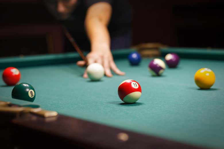 Play pool with your friends!