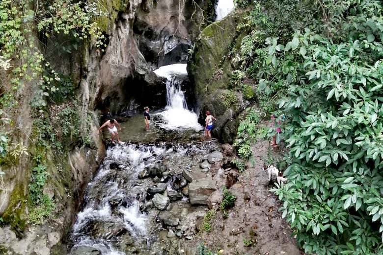Un chapuzón en las cascadas del cañón del Combeima