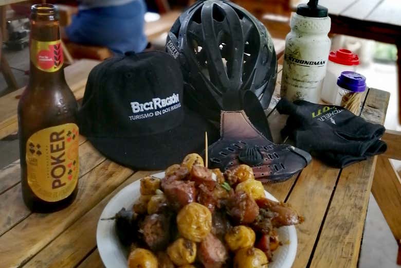 Recuperando energías con un suculento almuerzo