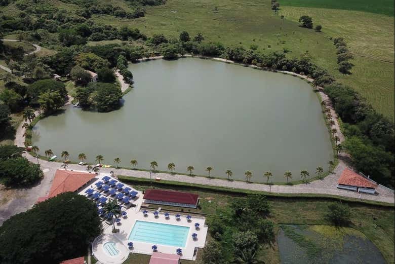 Lago del parque Amanecer de los Venados