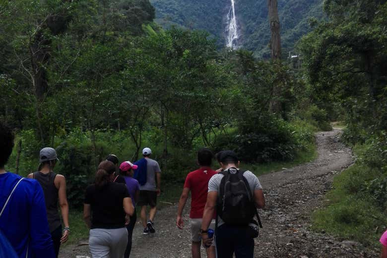 Caminando hacia la cascada del Secreto