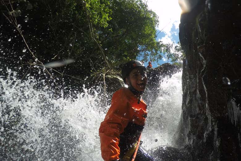 Diversión haciendo rápel