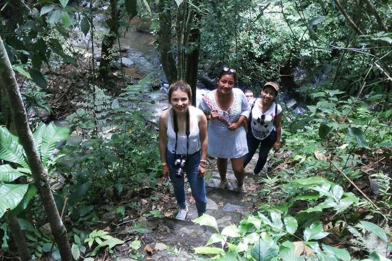 Caminata por la Ciudad Perdida de Falan