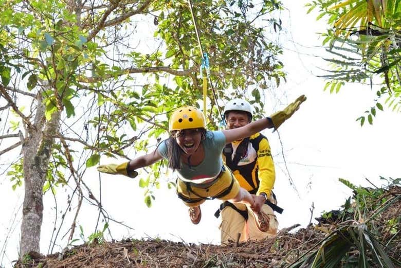 Practicando tirolina