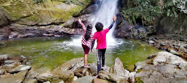 Senderismo por la cascada La Plata