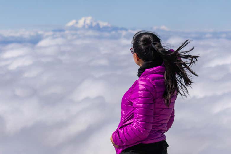 Admirando la inmesidad de los Andes desde el volcán Cumbal