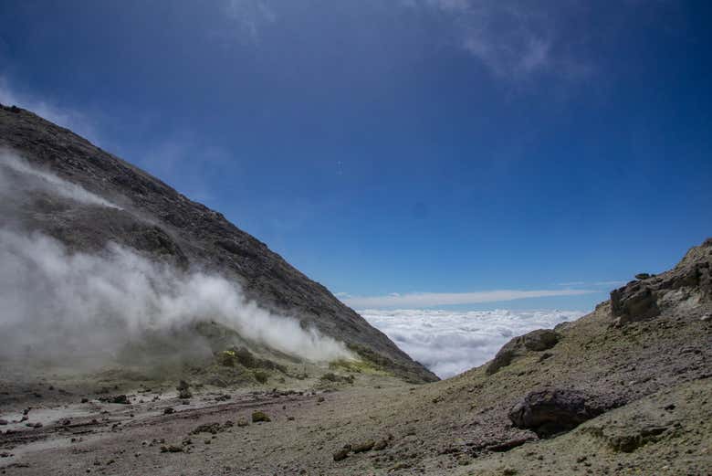 Caminando por el volcán Cumbal